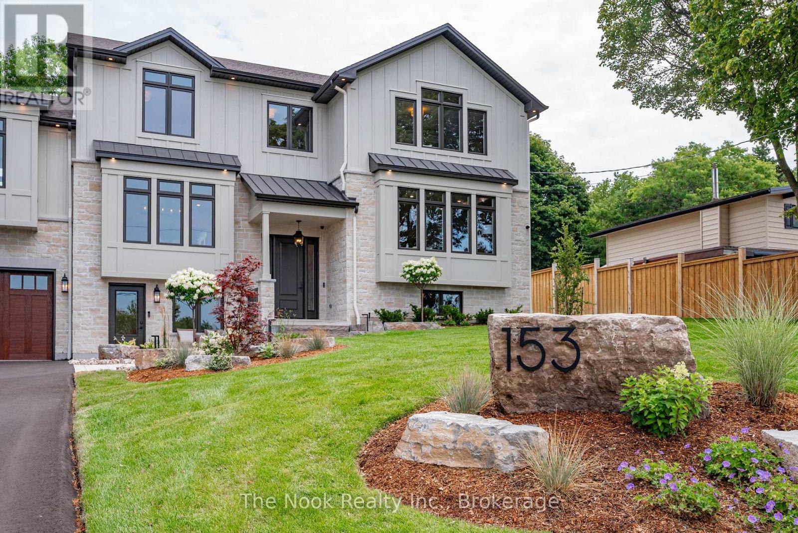 153 ELIZABETH CRESCENT N, Whitby, Ontario