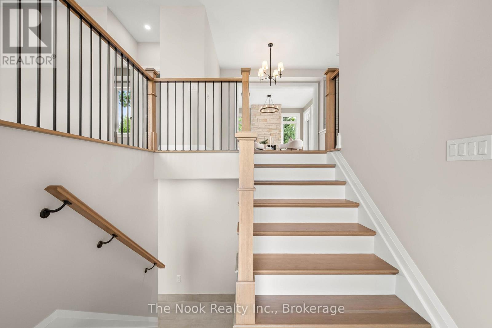 153 Elizabeth Crescent N, Whitby, Ontario  L1N 3S1 - Photo 5 - E13632490