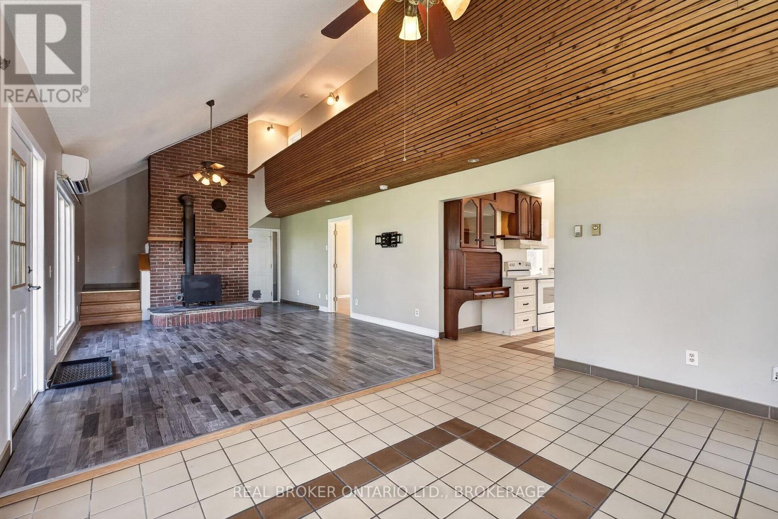2268 Mcintyre Road, Loyalist, Ontario  K0H 1G0 - Photo 11 - X13632390