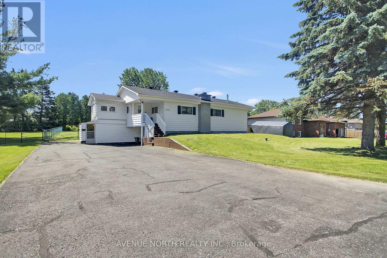 6898 Mitch Owens Road, Ottawa, Ontario  K4P 1C5 - Photo 2 - X13585520