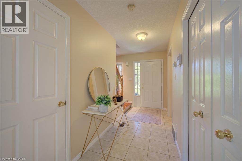 323 Hidden Creek Drive, Kitchener, Ontario  N2N 3N3 - Photo 4 - 40851461