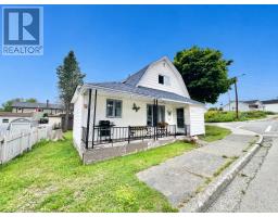 <div class="price">$179,000</div> 13 Beaumont Avenue<br>Grand Falls-Windsor, Newfoundland & Labrador<br><div class='bed_bath'>3 Bed | 2 Bath</div>