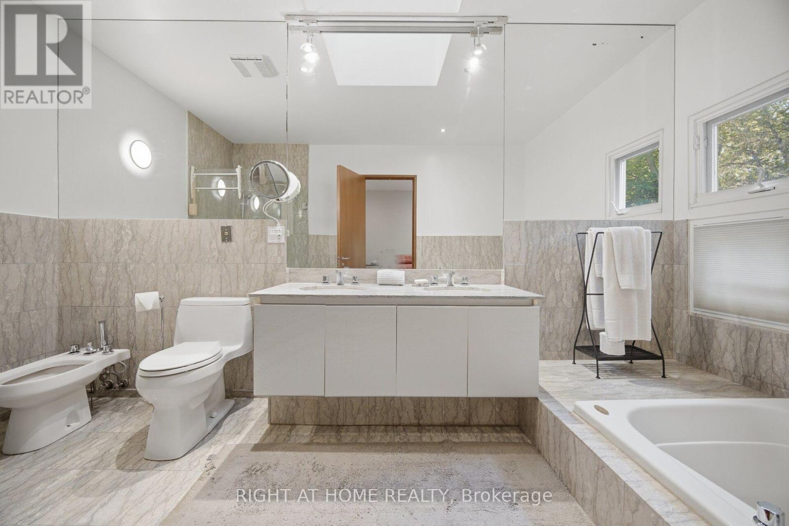9 Saguenay Avenue, Toronto, Ontario  M5N 2Y5 - Photo 23 - C13632386