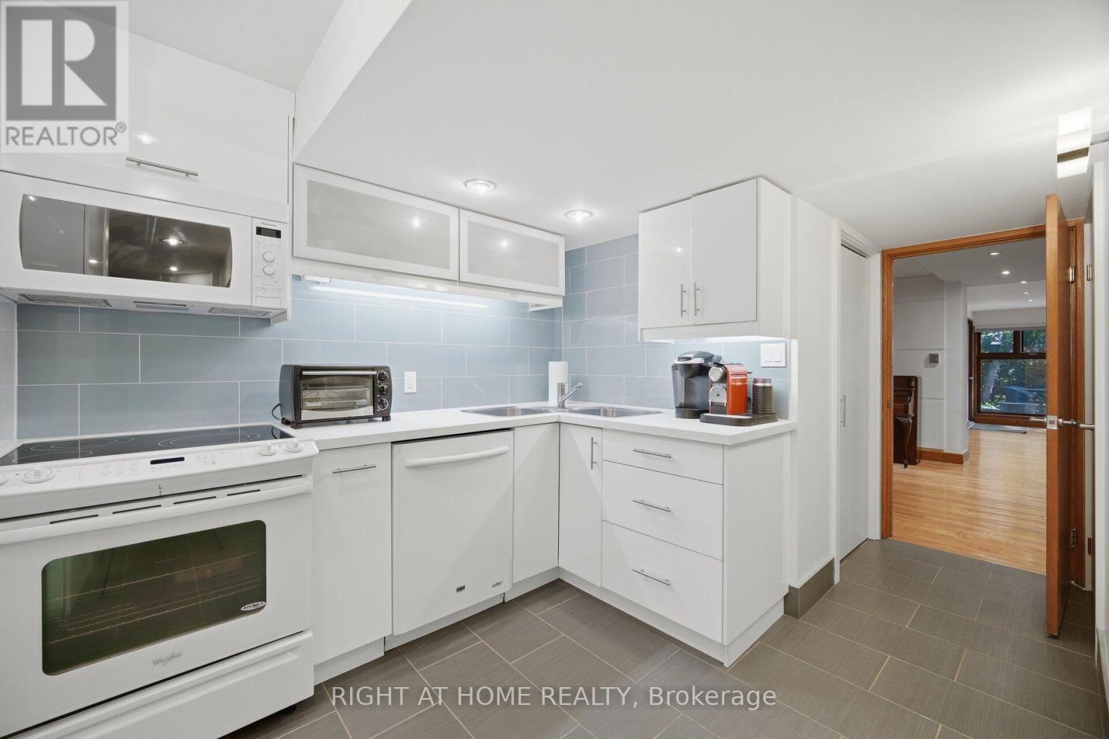 9 Saguenay Avenue, Toronto, Ontario  M5N 2Y5 - Photo 43 - C13632386