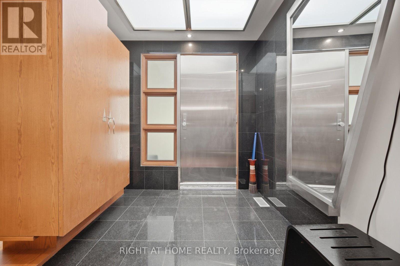 9 Saguenay Avenue, Toronto, Ontario  M5N 2Y5 - Photo 5 - C13632386