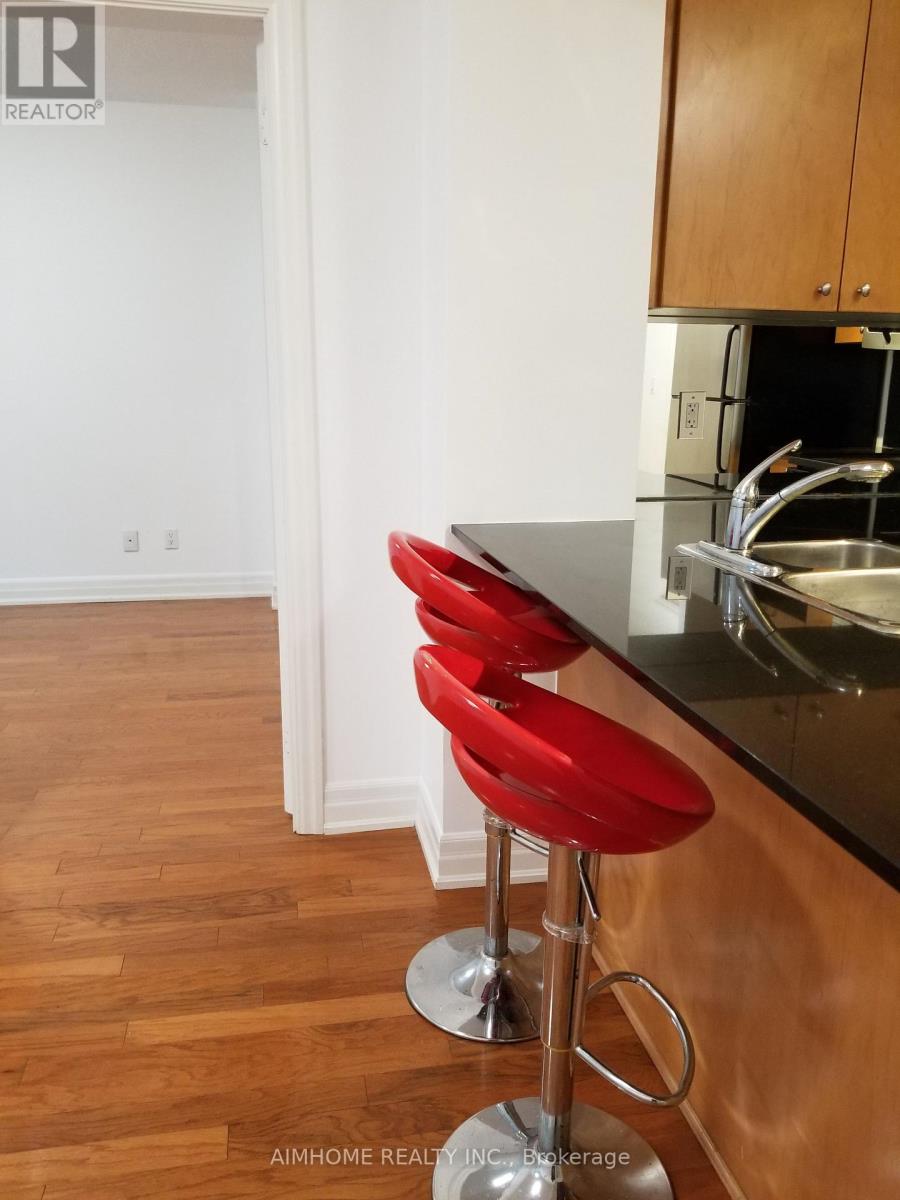 402 - 8 Scollard Street, Toronto, Ontario  M5R 1M2 - Photo 5 - C13632408