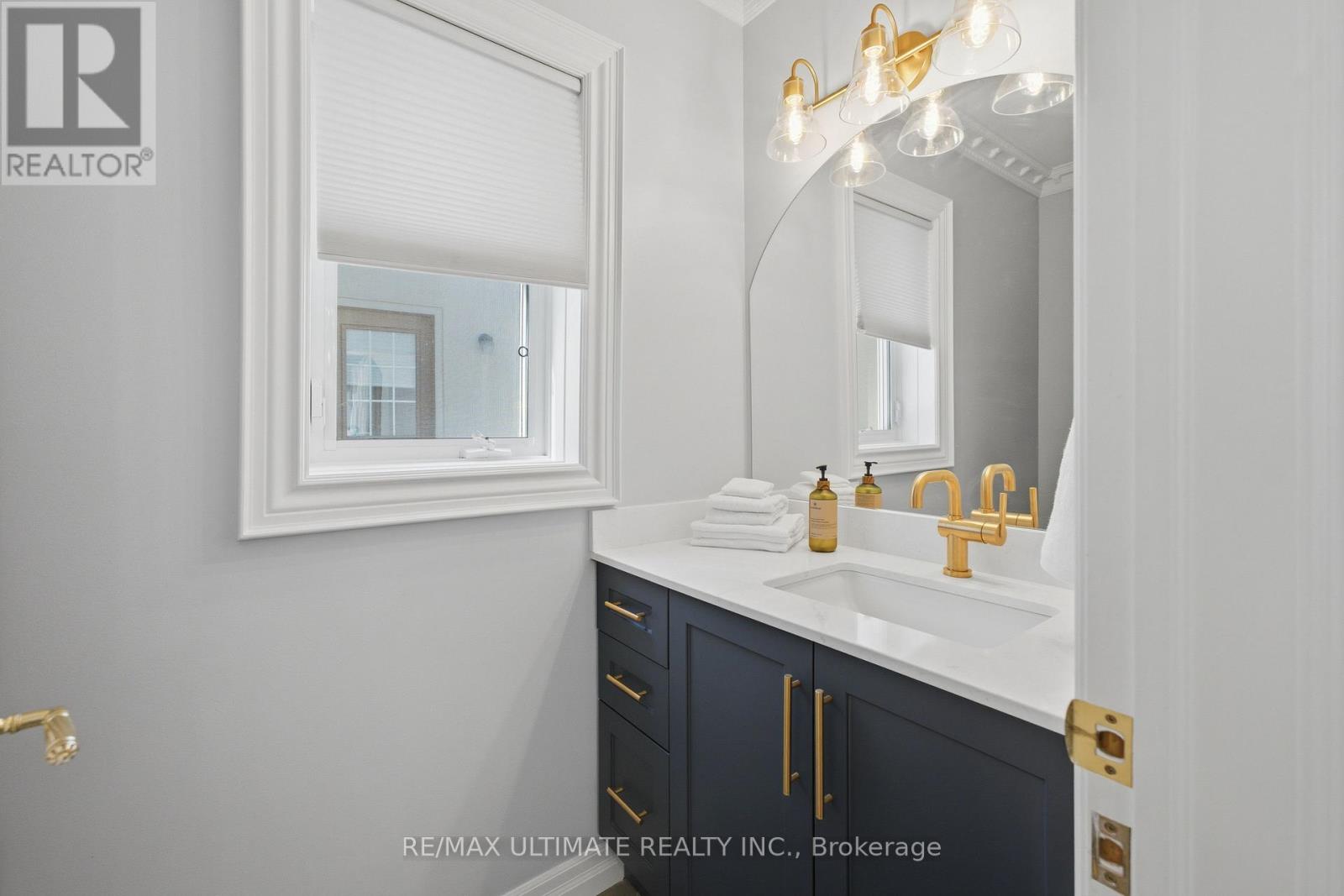 214 Sutherland Drive, Toronto, Ontario  M4G 1J2 - Photo 16 - C13632446