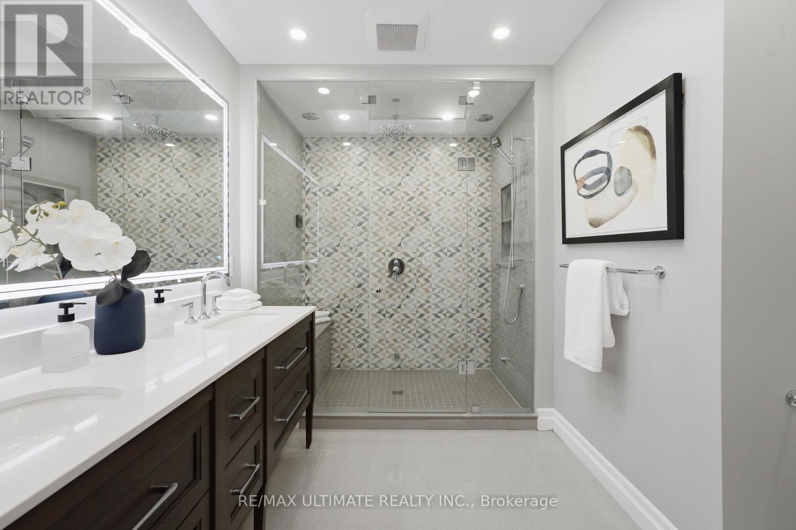 214 Sutherland Drive, Toronto, Ontario  M4G 1J2 - Photo 21 - C13632446