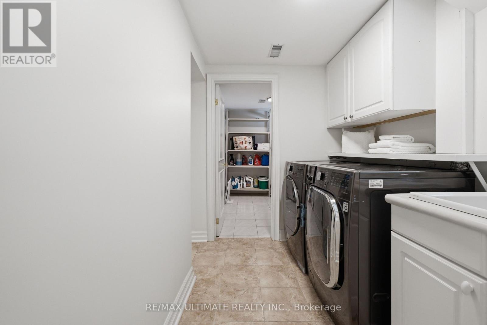 214 Sutherland Drive, Toronto, Ontario  M4G 1J2 - Photo 32 - C13632446