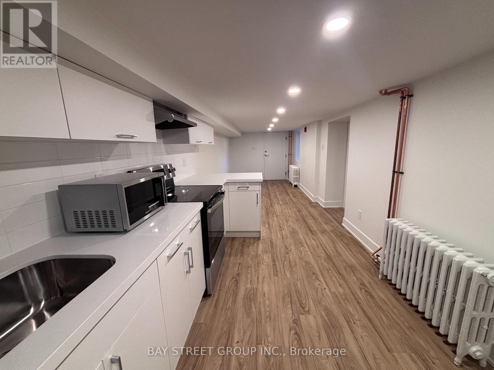10 - 1311 Pape Avenue, Toronto, Ontario  M4K 3W9 - Photo 6 - E13632360