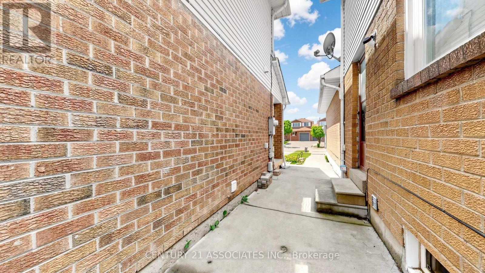 80 Stephensen Court, Brampton, Ontario  L6V 3X8 - Photo 38 - W13632372