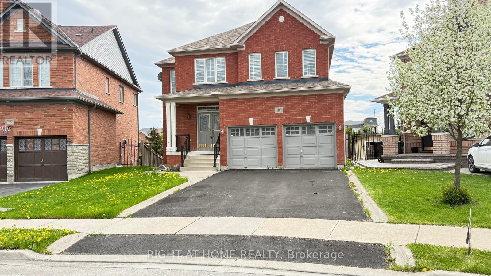 28 Laurentide Crescent, Brampton, Ontario  L6P 1Y4 - Photo 1 - W13632440