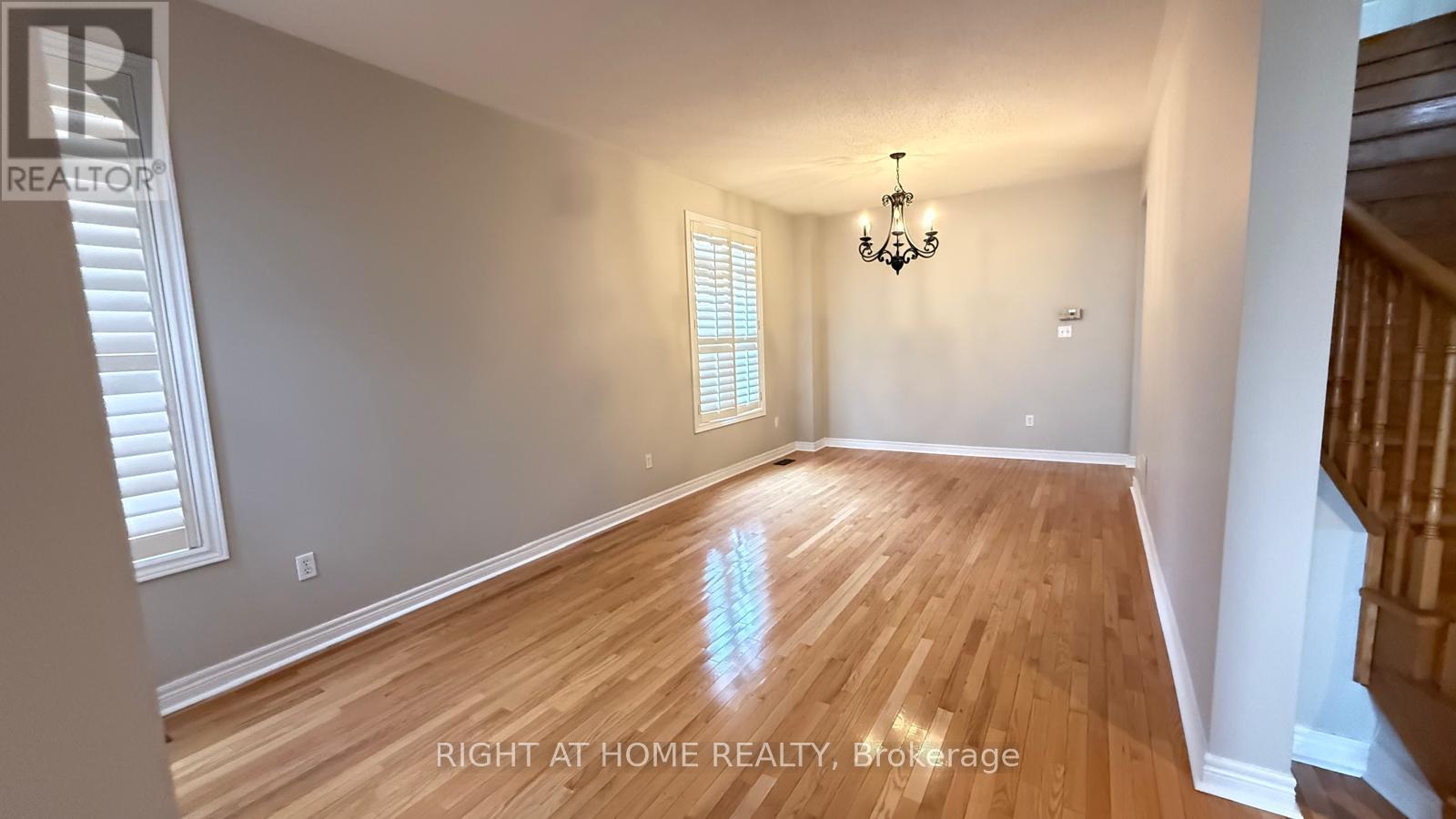 28 Laurentide Crescent, Brampton, Ontario  L6P 1Y4 - Photo 3 - W13632440