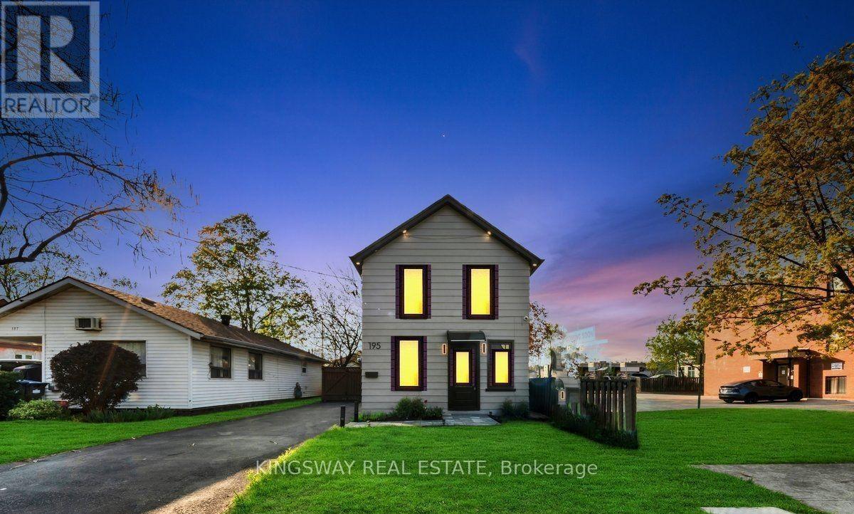 195 Randi Road, Mississauga, Ontario  L5A 1V6 - Photo 1 - W13632474