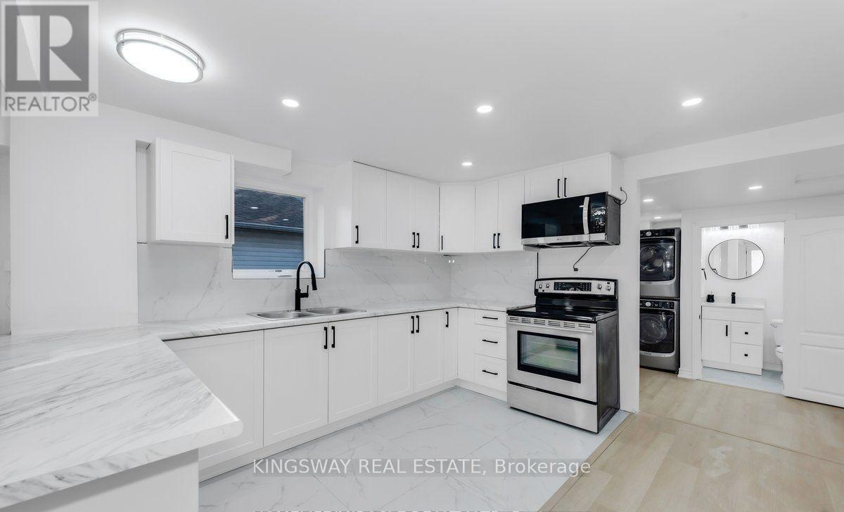 195 Randi Road, Mississauga, Ontario  L5A 1V6 - Photo 3 - W13632474