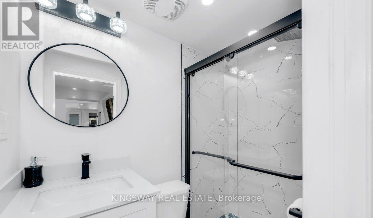 195 Randi Road, Mississauga, Ontario  L5A 1V6 - Photo 4 - W13632474