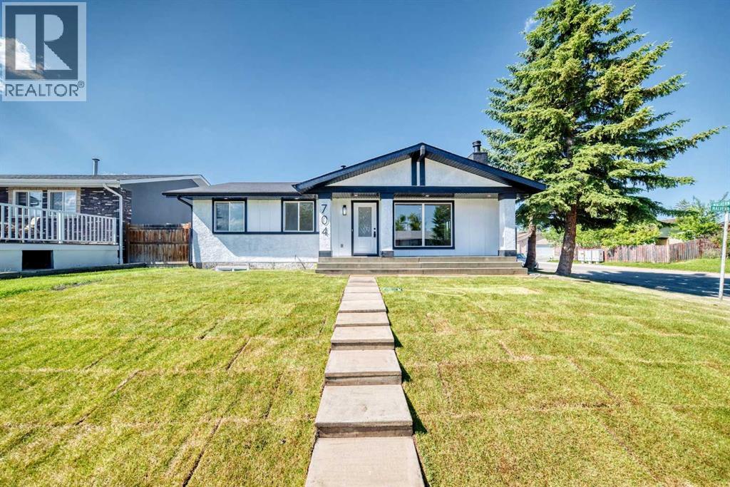 704 Malvern Drive NE, calgary, Alberta