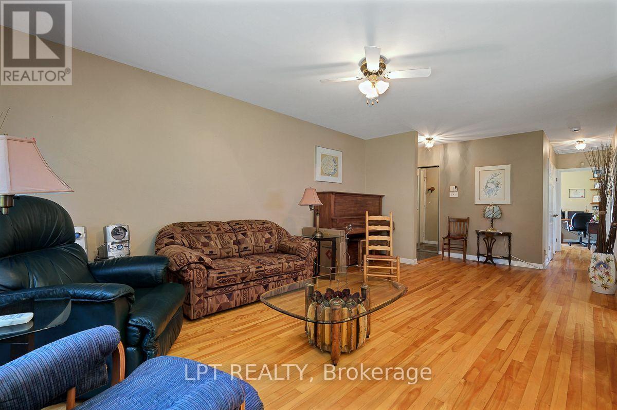 Unknown Address, ,    - Photo 11 - X13632560