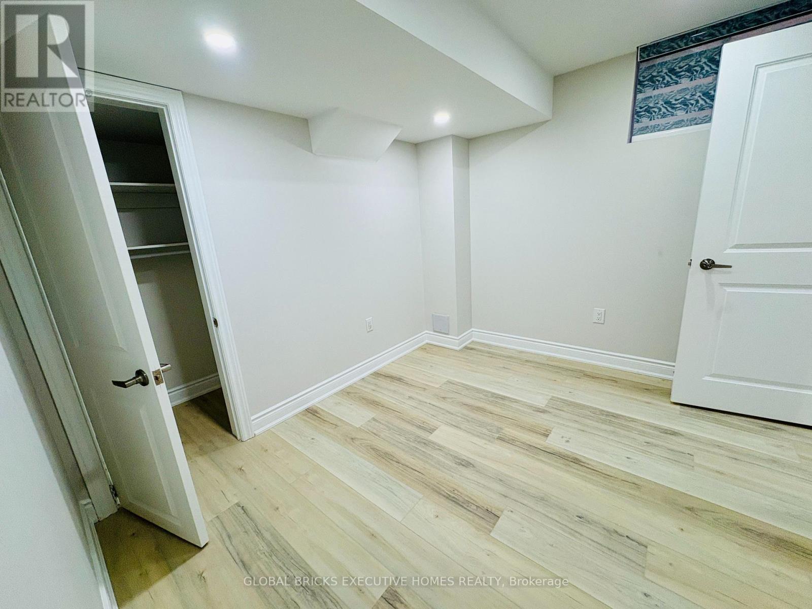4056 Channing Crescent, Oakville, Ontario  L6H 3R2 - Photo 18 - W13604370