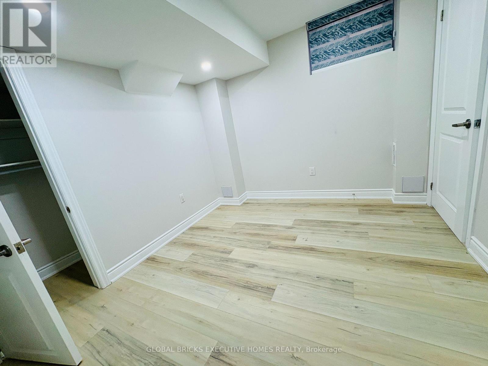 4056 Channing Crescent, Oakville, Ontario  L6H 3R2 - Photo 19 - W13604370