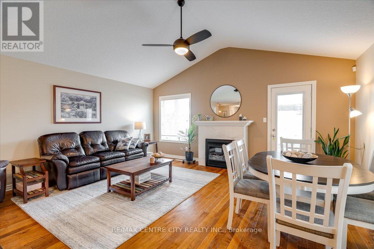 2 Cherry Blossom Lane, St. Thomas, Ontario  N5R 1L2 - Photo 12 - X13632630