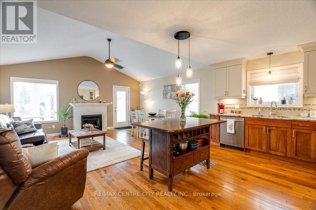 2 Cherry Blossom Lane, St. Thomas, Ontario  N5R 1L2 - Photo 13 - X13632630