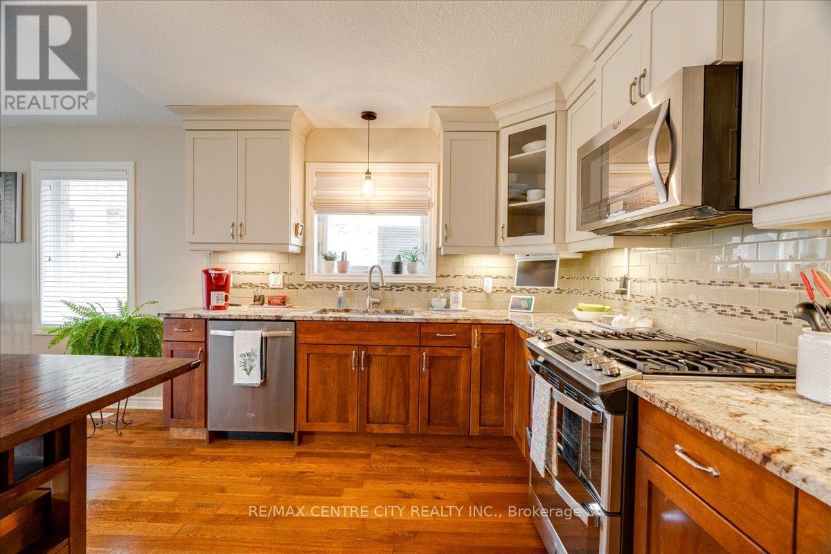 2 Cherry Blossom Lane, St. Thomas, Ontario  N5R 1L2 - Photo 14 - X13632630