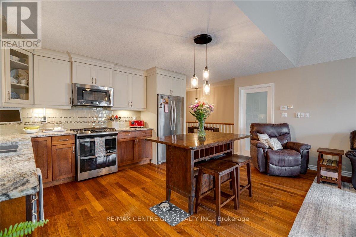 2 Cherry Blossom Lane, St. Thomas, Ontario  N5R 1L2 - Photo 15 - X13632630