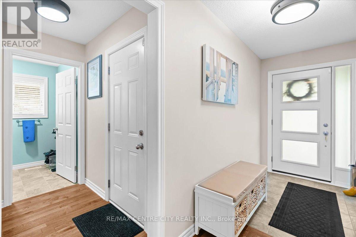 2 Cherry Blossom Lane, St. Thomas, Ontario  N5R 1L2 - Photo 9 - X13632630