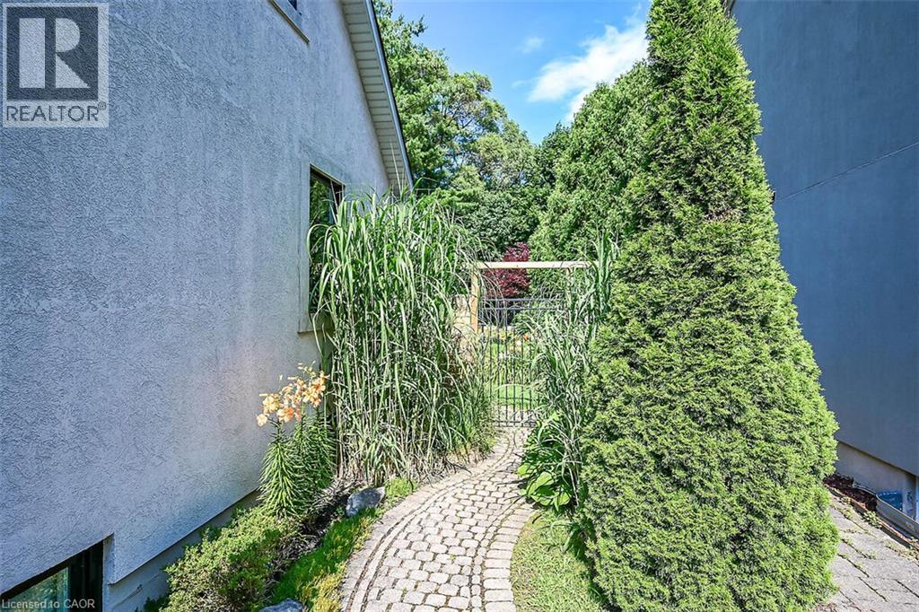 181 Central Drive, Ancaster, Ontario  L9G 2A3 - Photo 36 - 40848211