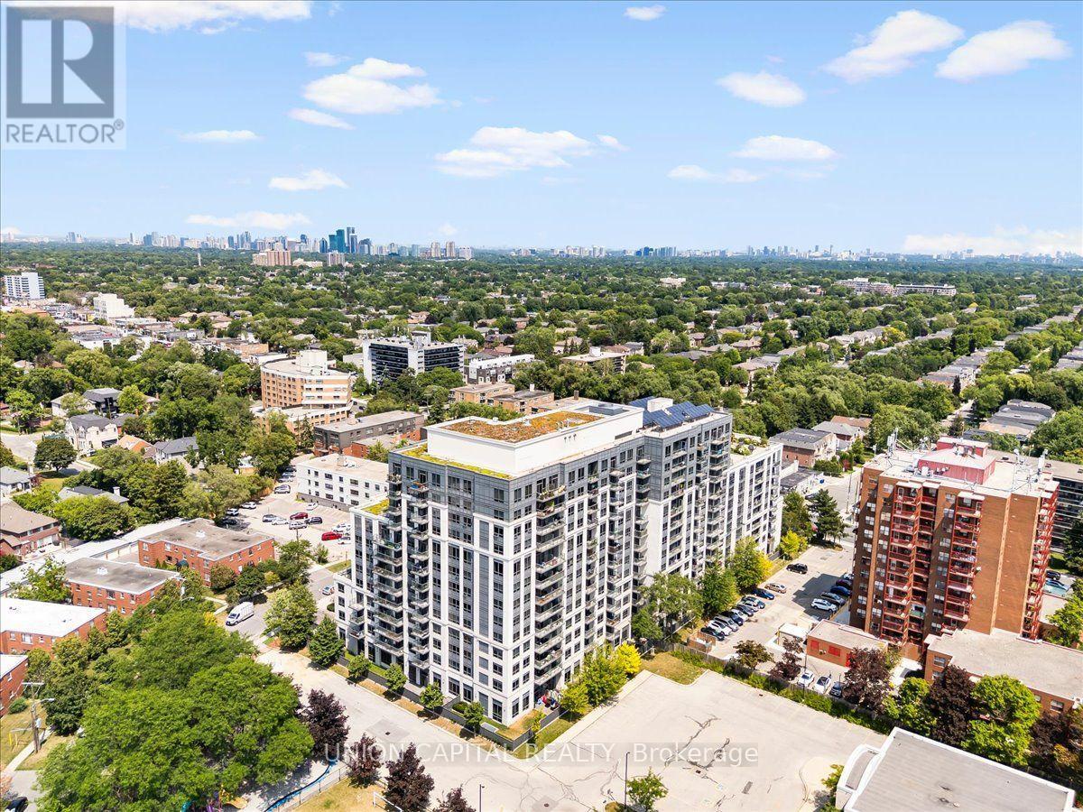 609 - 35 SARANAC BOULEVARD, Toronto, Ontario
