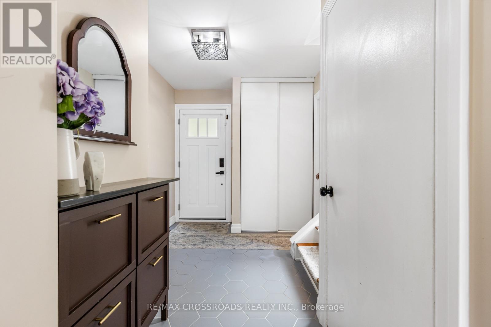 24 Harrison Court, Whitby, Ontario  L1N 6E2 - Photo 6 - E13632594