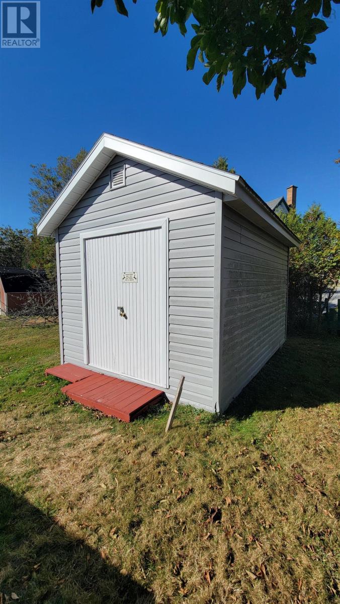 352 Pleasant Street, Yarmouth, Nova Scotia  B5A 2L2 - Photo 7 - 202526024