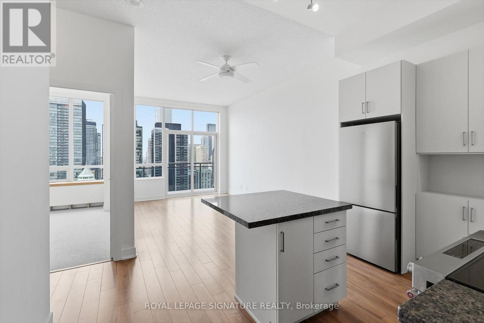 PH7 - 28 LINDEN STREET, Toronto, Ontario