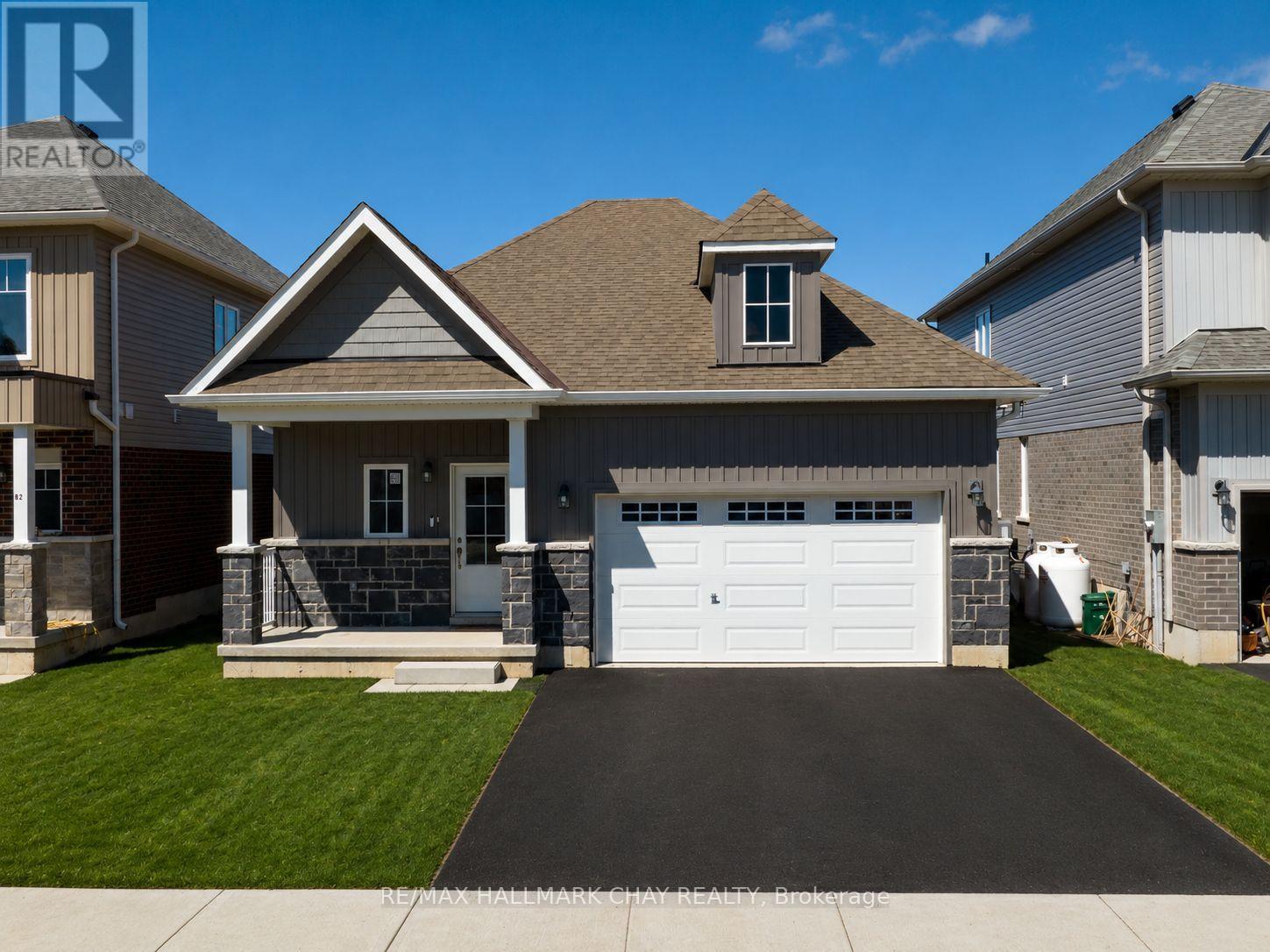 64 HILLCROFT WAY, Kawartha Lakes, Ontario