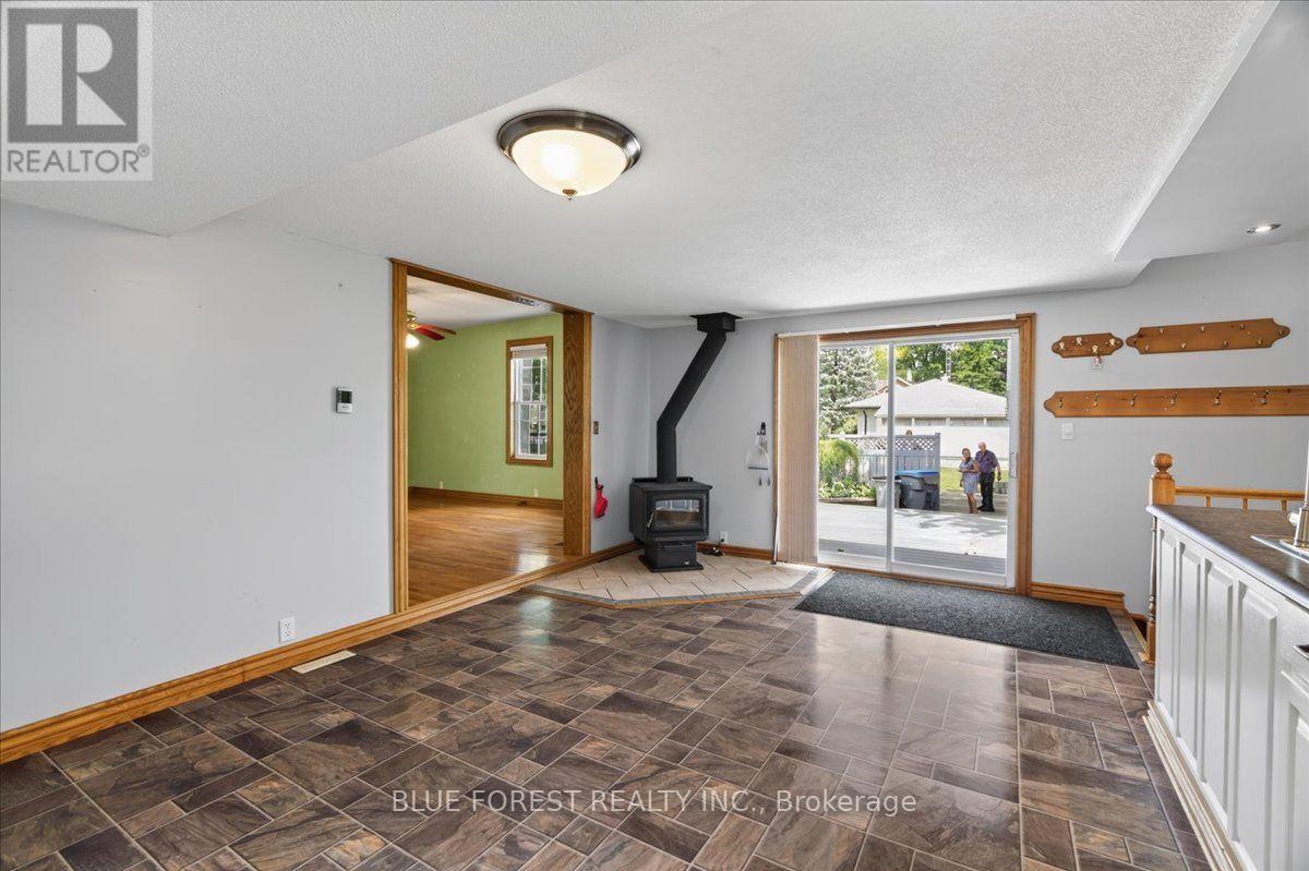 1881 Mary Street, Perth South (Blanshard), Ontario  N0K 1K0 - Photo 18 - X13632770