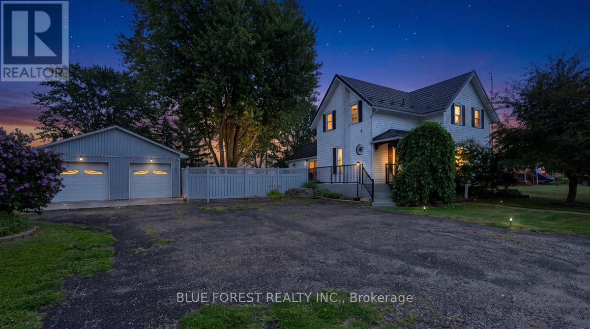 1881 Mary Street, Perth South (Blanshard), Ontario  N0K 1K0 - Photo 2 - X13632770