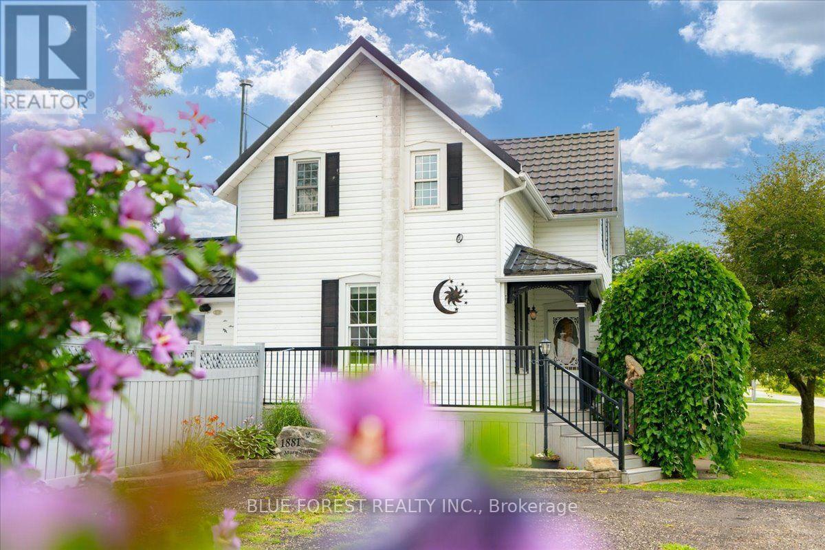 1881 Mary Street, Perth South (Blanshard), Ontario  N0K 1K0 - Photo 3 - X13632770