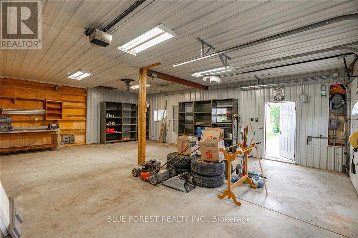 1881 Mary Street, Perth South (Blanshard), Ontario  N0K 1K0 - Photo 31 - X13632770