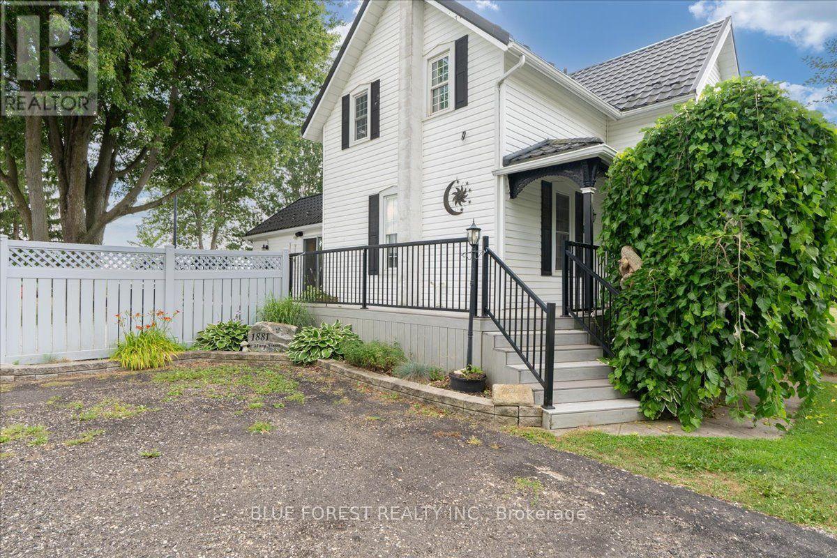 1881 Mary Street, Perth South (Blanshard), Ontario  N0K 1K0 - Photo 5 - X13632770