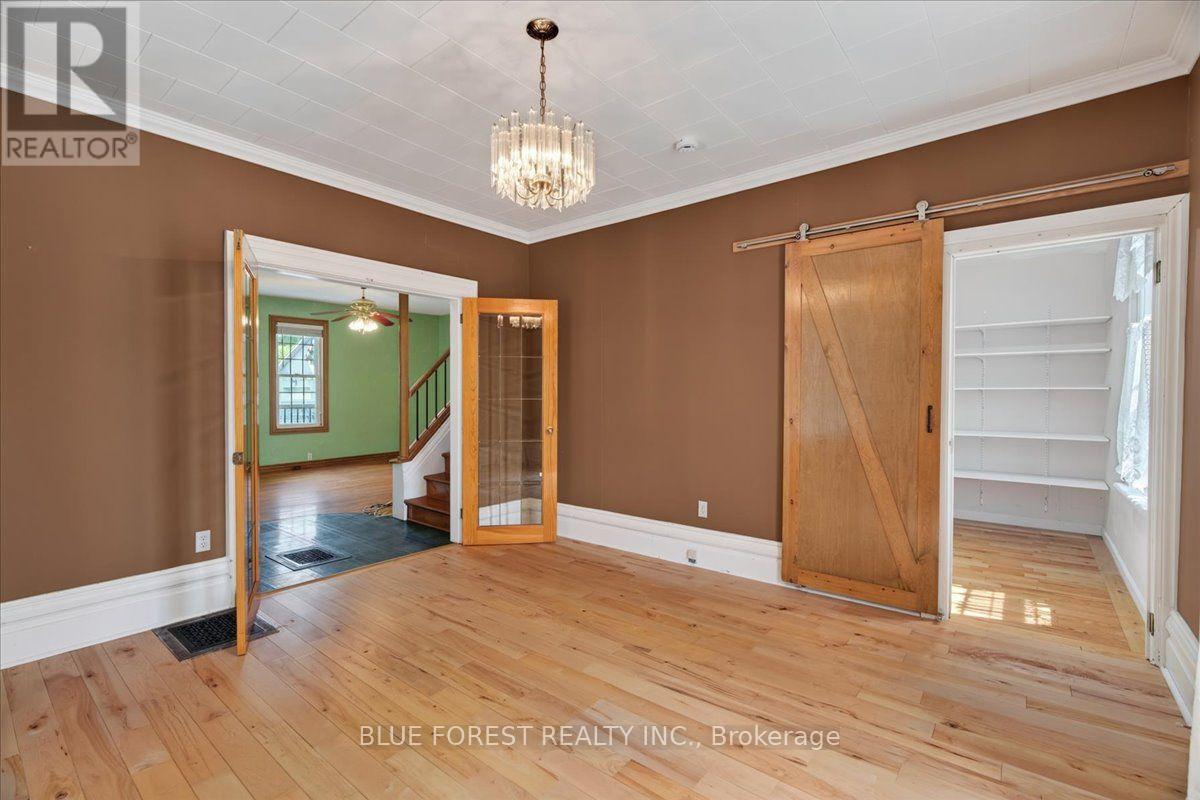 1881 Mary Street, Perth South (Blanshard), Ontario  N0K 1K0 - Photo 7 - X13632770