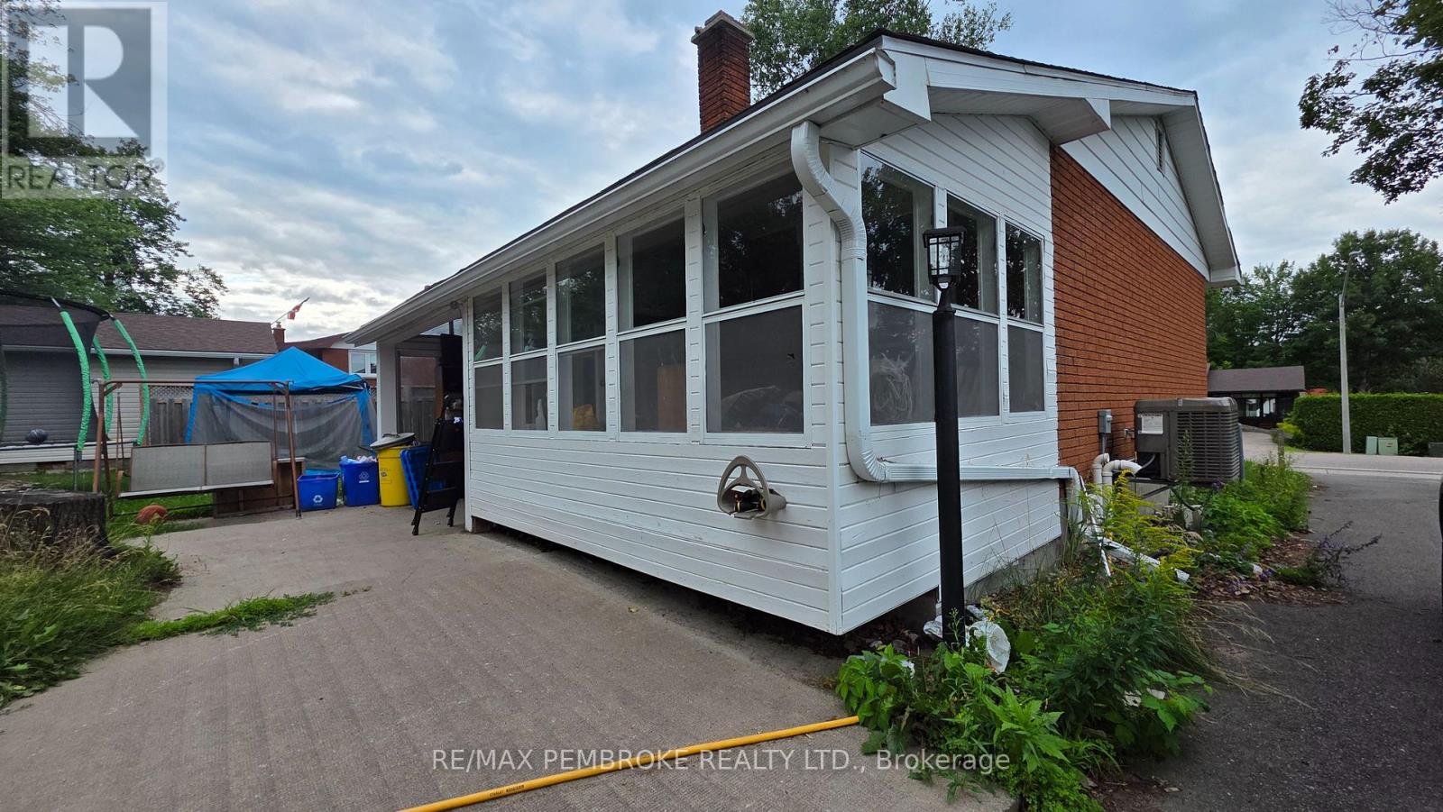 32 Park Drive, Petawawa, Ontario  K8H 2E1 - Photo 8 - X13632652