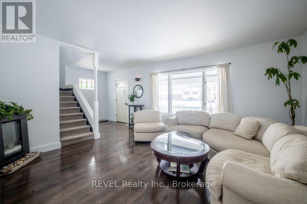 3852 Highland Drive, Fort Erie (Ridgeway), Ontario  L0S 1N0 - Photo 3 - X13632776