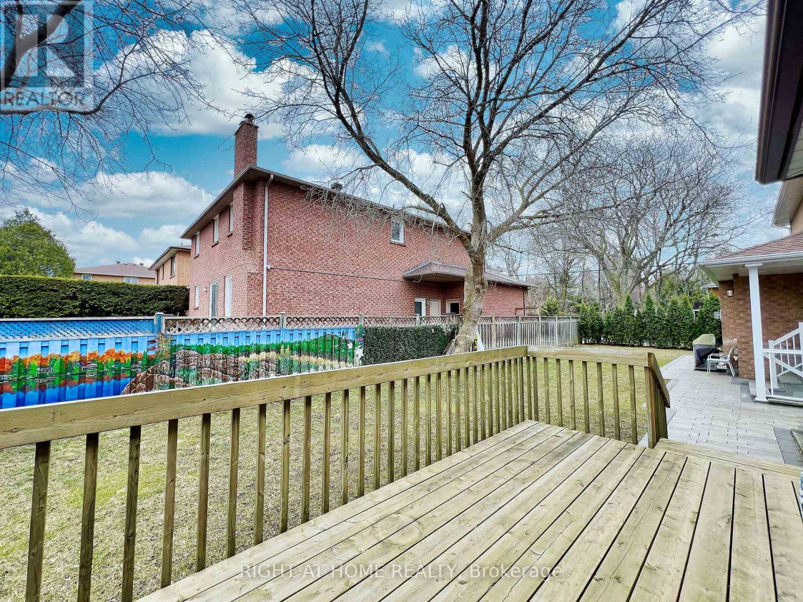 150 Holmes Avenue, Toronto, Ontario  M2N 4M6 - Photo 4 - C13632654