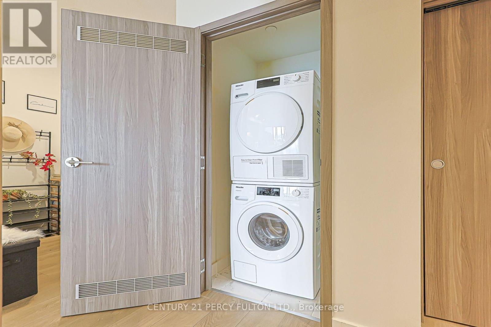 2207 - 95 Mcmahon Drive, Toronto, Ontario  M2K 0H2 - Photo 21 - C13632656