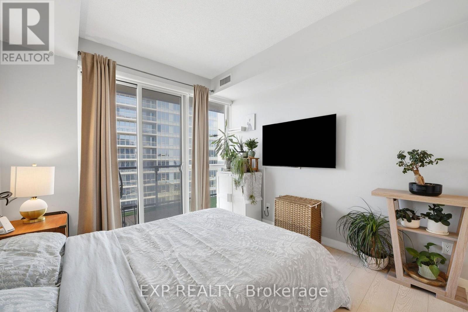 Lph07 - 20 Bruyeres Mews, Toronto, Ontario M5V 0G8 - Photo 22 - C13632738