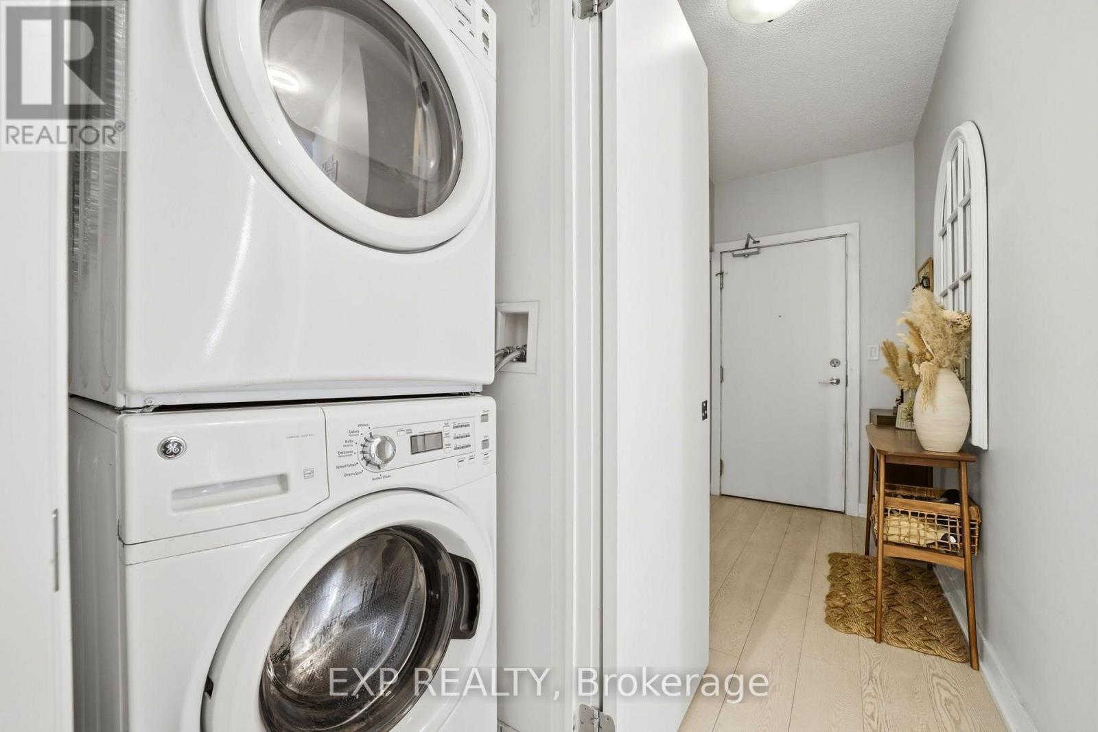 Lph07 - 20 Bruyeres Mews, Toronto, Ontario M5V 0G8 - Photo 35 - C13632738