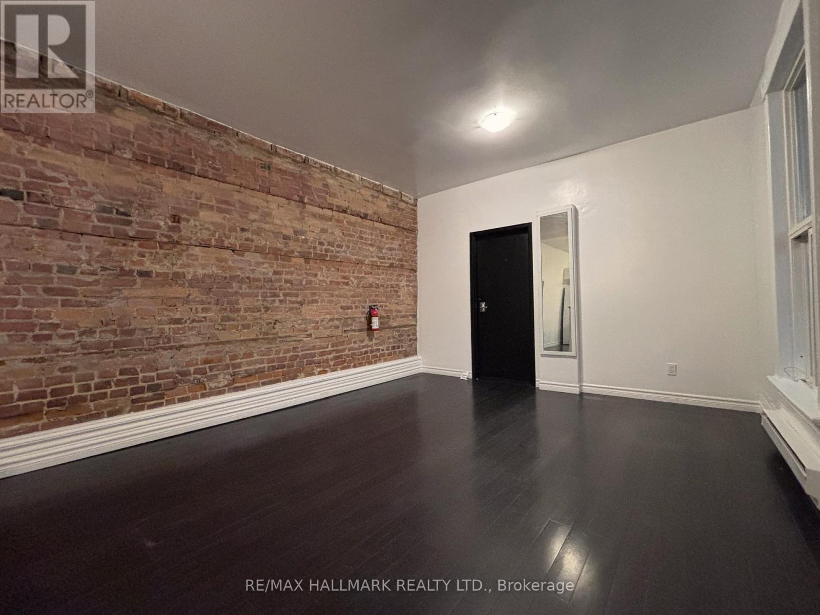 2 - 122 Baldwin Street, Toronto, Ontario  M5T 1L6 - Photo 3 - C13632786