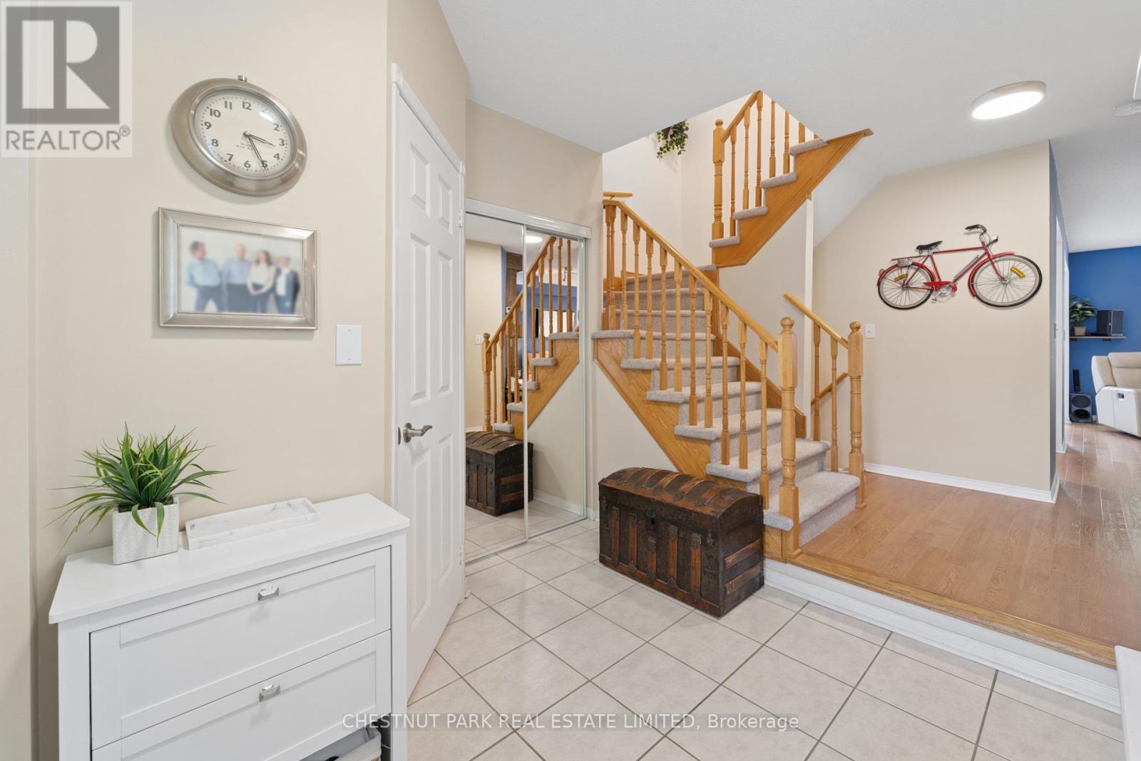 52 Bexley Crescent, Whitby, Ontario  L1M 2C6 - Photo 4 - E13632666