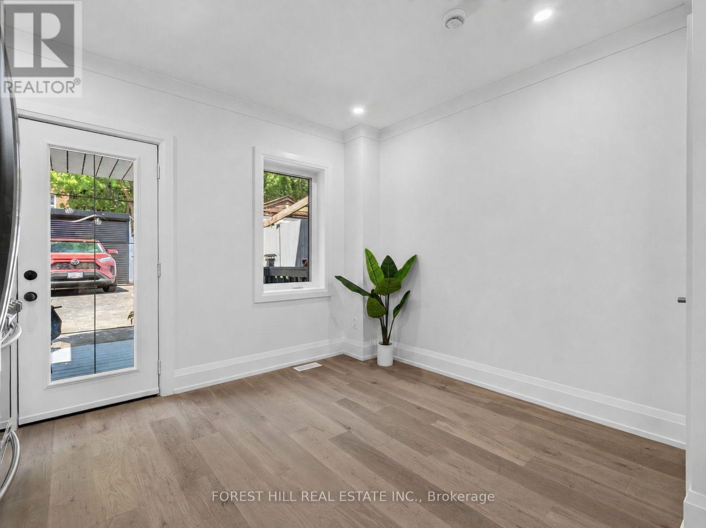 54 Chatham Avenue, Toronto, Ontario  M4J 1K6 - Photo 11 - E13632688